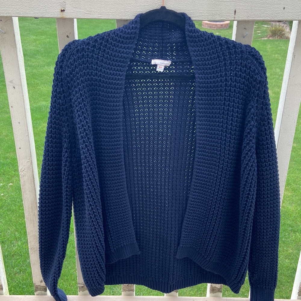 Gap Navy Cardigan SZ S Comfortable, Versatile and Ready to go for Spring! EUC